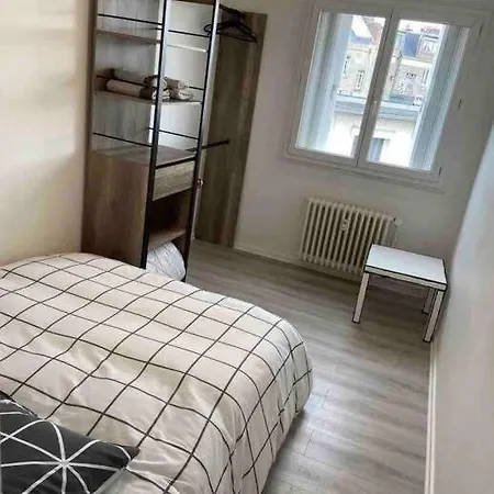 Le Perrey - F2 En Centre / 50 M De La Apartament